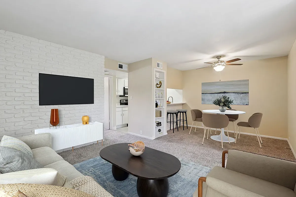 Tanglewood Place — Photo 3