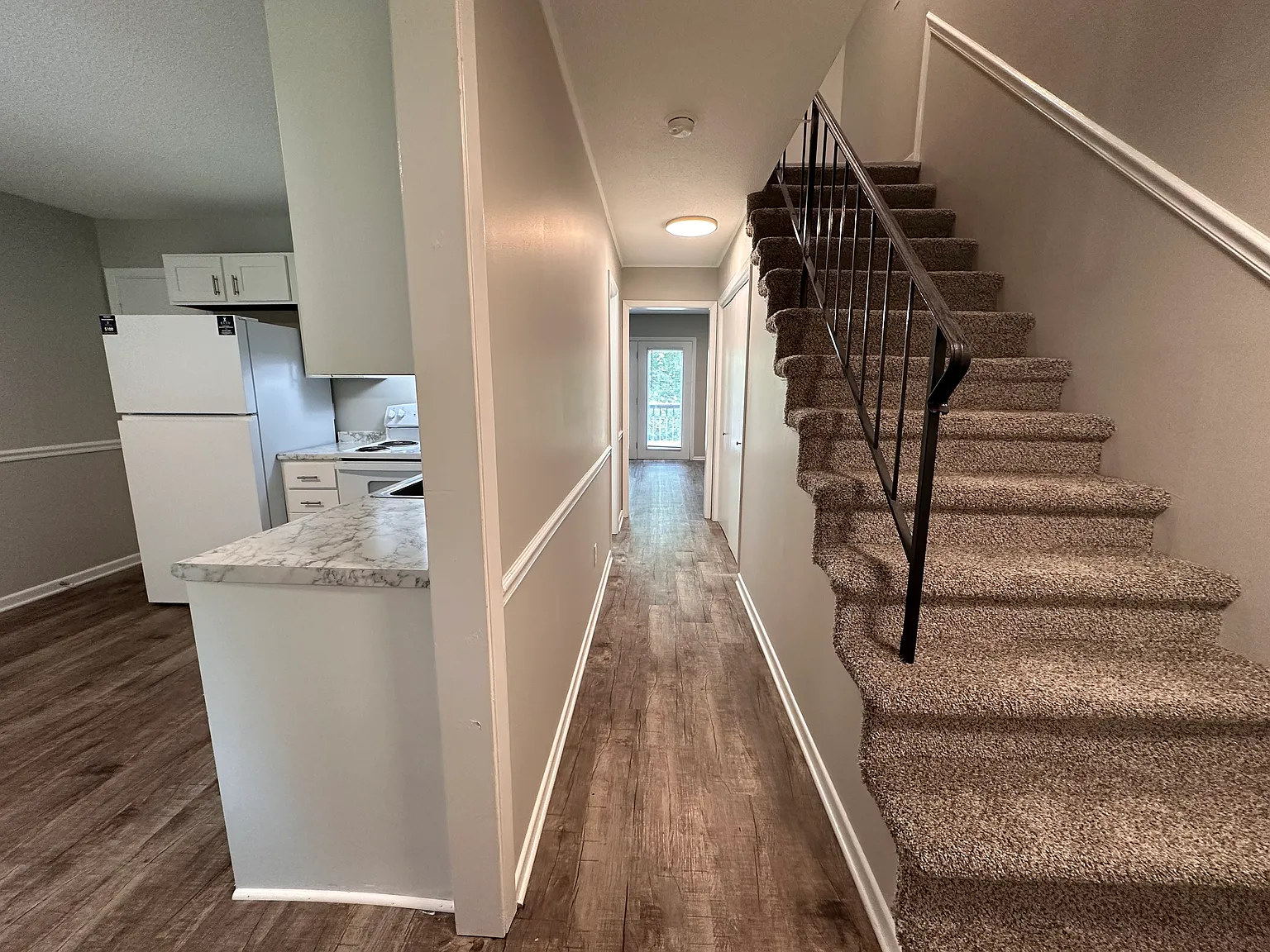2 bed, 1.5 bath, 1122 sqft, $1,628 — Photo 4