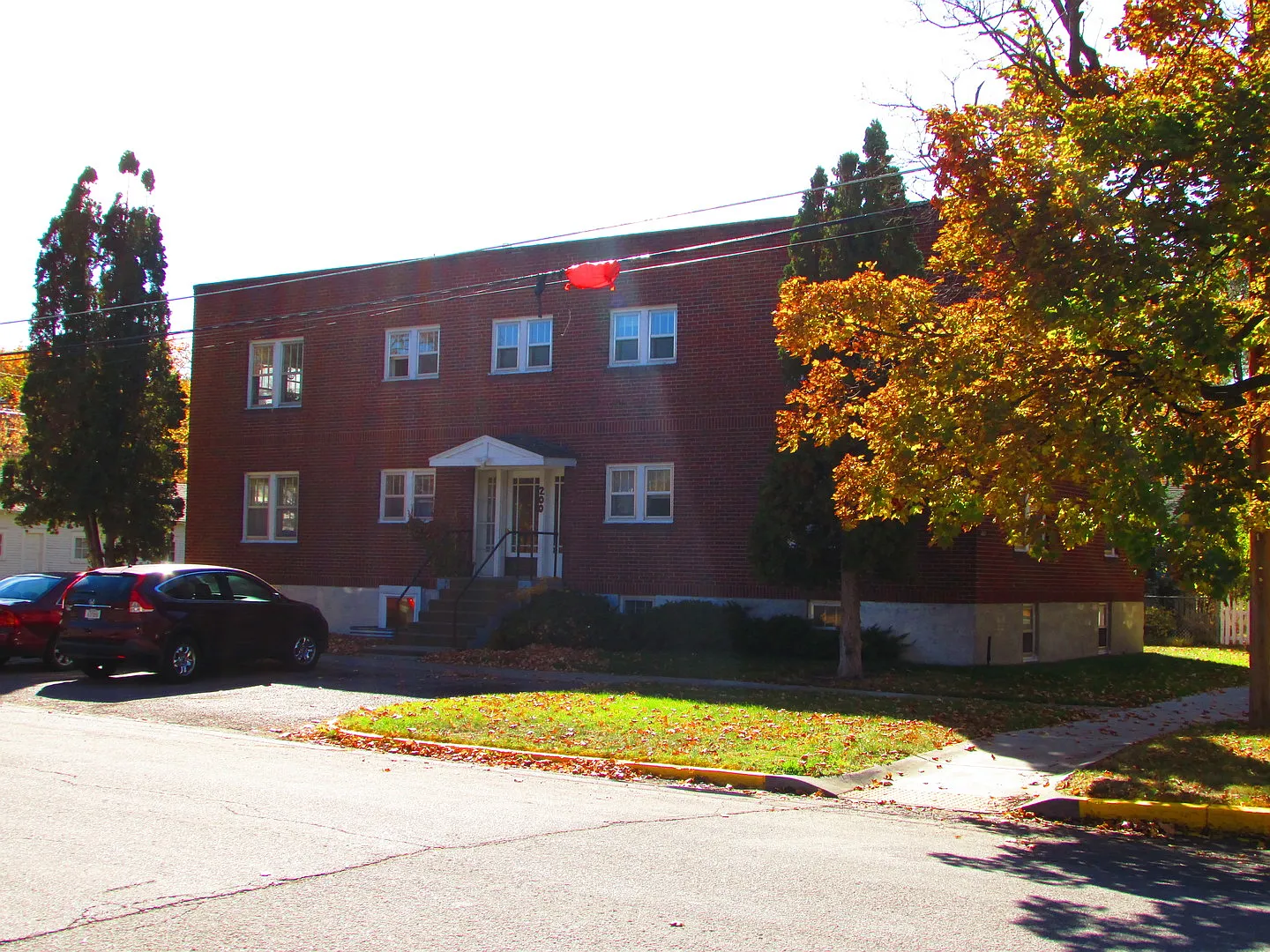 WOO200 — Photo 2