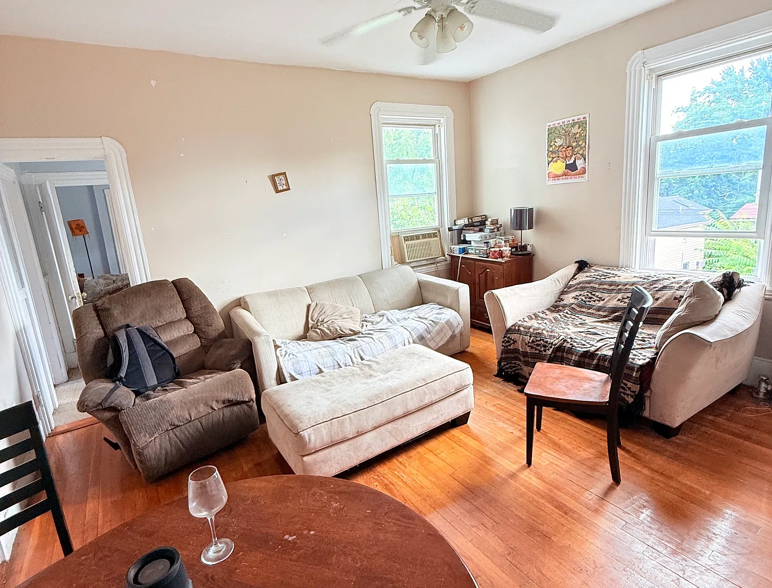 1 bed, 1075 sqft, $975 — Photo 1