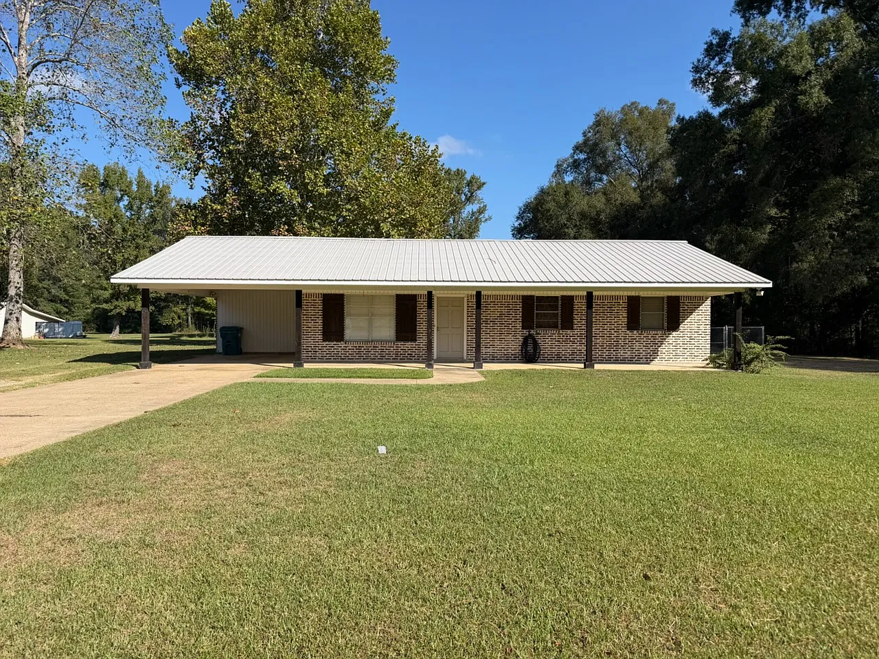 3 bed, 1702 sqft, $2,000 — Photo 1