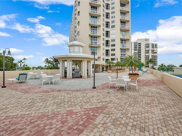 4041 Gulf Shore Blvd N #805 — Photo 29