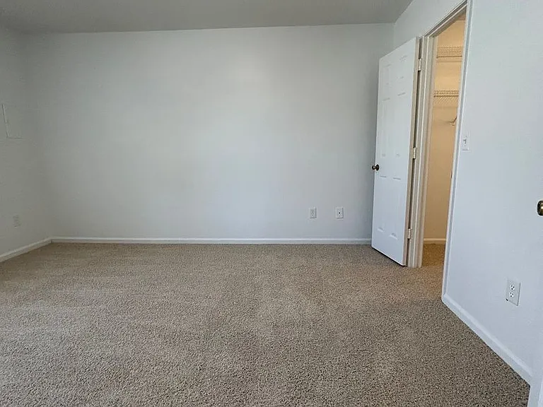 Arlington Apartments — Photo 124