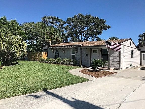 3rd image of 608 12th Ave N