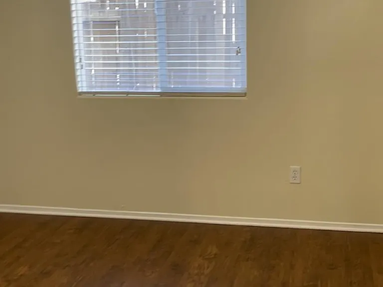10511 Pinebrook Falls Dr — Photo 14