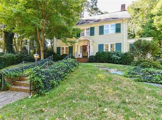 211 Elmwood Dr, Greensboro, NC 27408