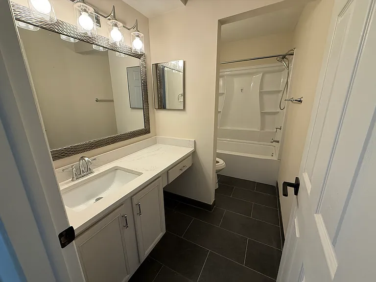 2425 Torquay Ave #101 — Photo 7