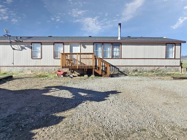 123 Wind In Wire Ranch Rd, Laramie, WY 82072