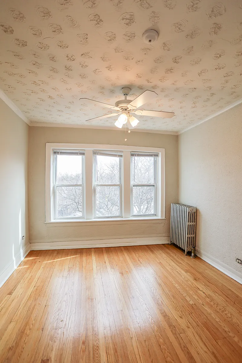 Building Photo - 4144 N Avers Ave #2B