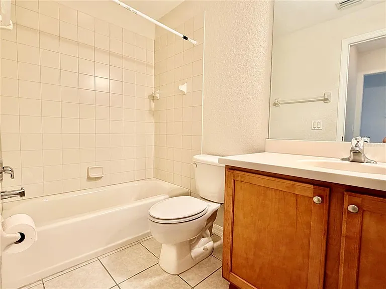 819 Fairwaycove Ln #102 — Photo 36