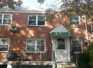 6506 Utopia Pkwy, Flushing, NY 11365
