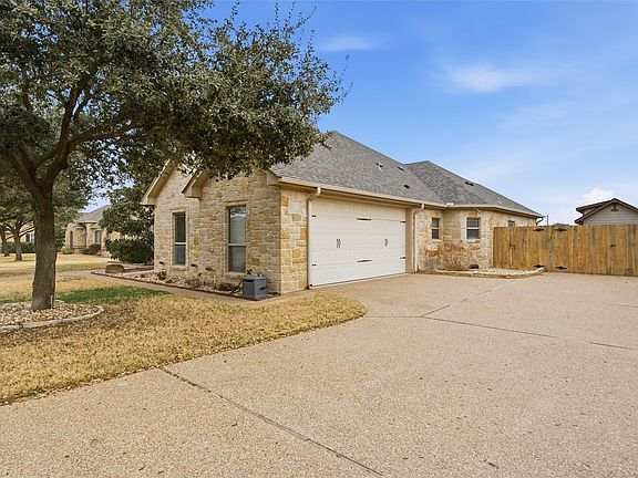 4th image of 152 Ellis Farm Rd