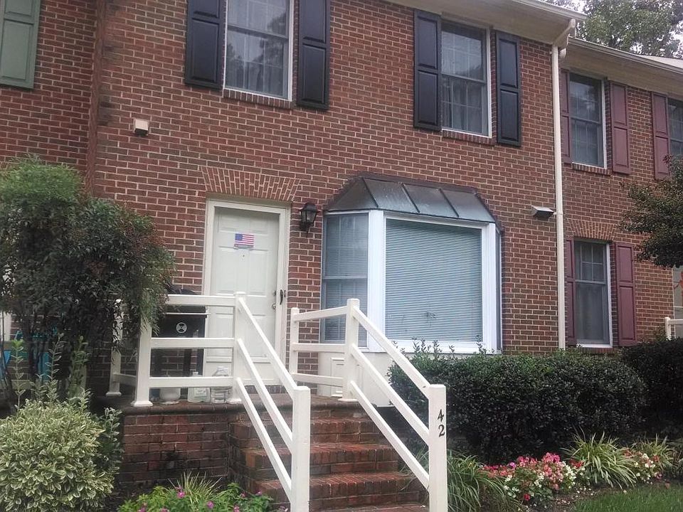1st image of 42 Priorslee Ln