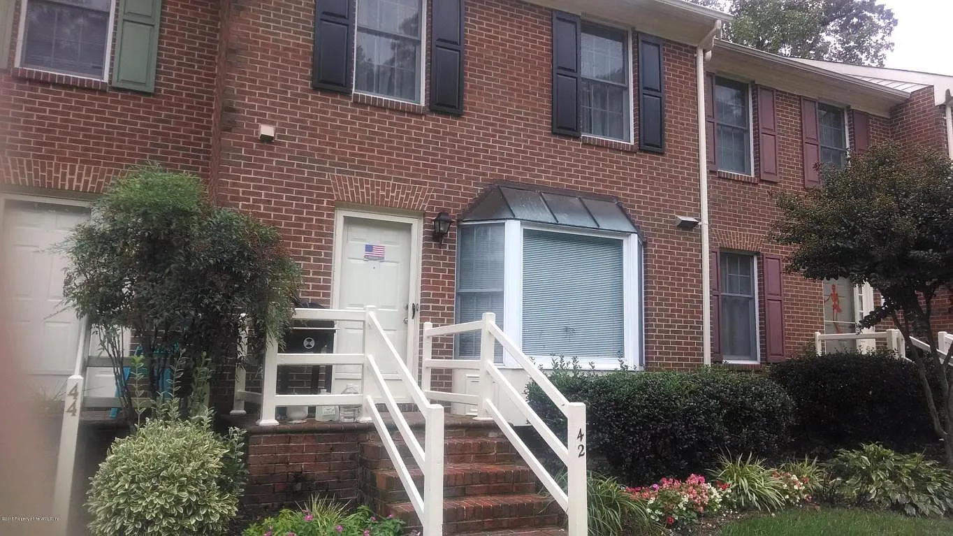 42 Priorslee Ln photo 1