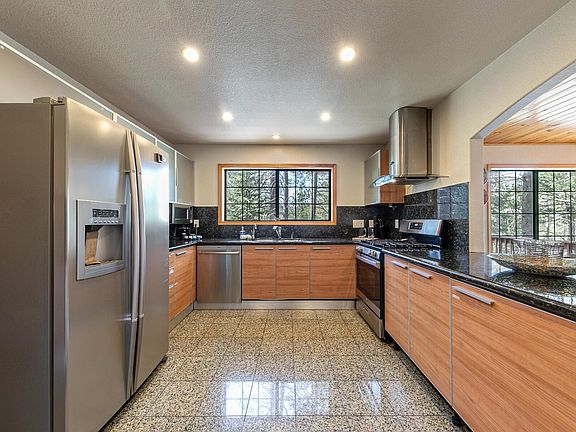 5th image of 11654 Lausanne Way