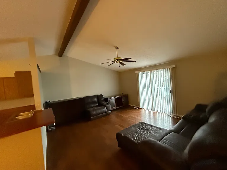 5907 Sundrops Ave — Photo 5