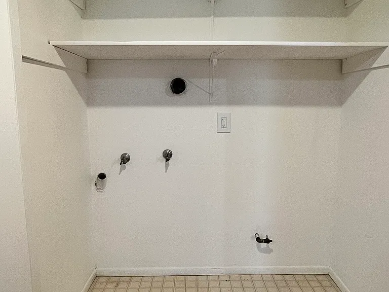 In unit Laundry Hookups