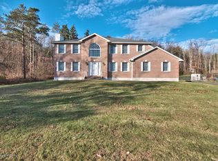 107 Smiley Ln, Stroudsburg, PA