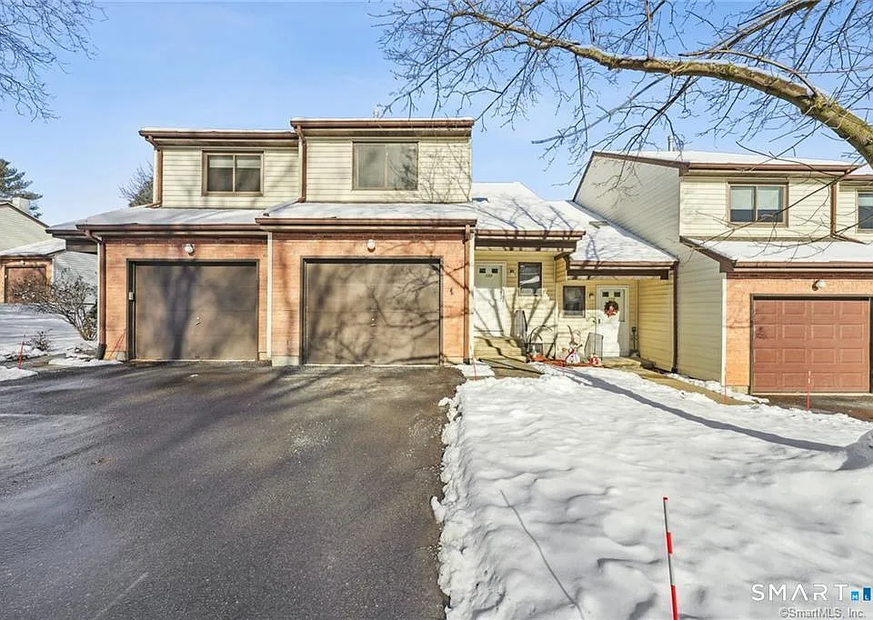 17 Oak Forest Dr #2