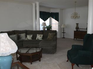 1404 E Lake Dr, Gladewater, TX 75647