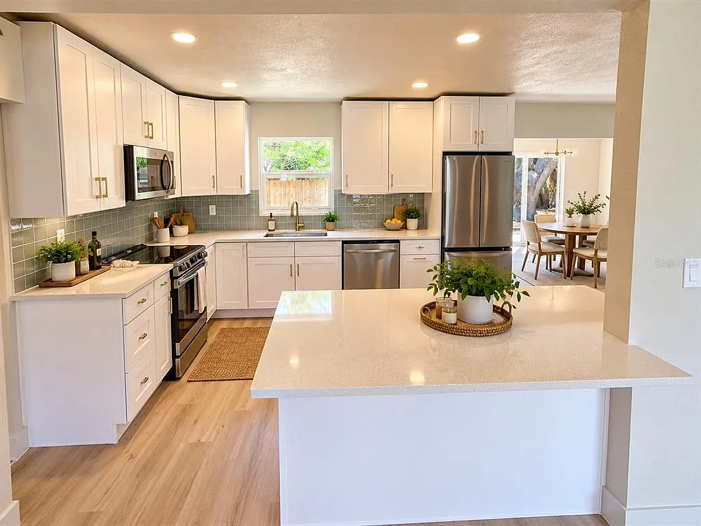 2 bed, 2.0 bath, 1341 sqft, $3,100 — Photo 2
