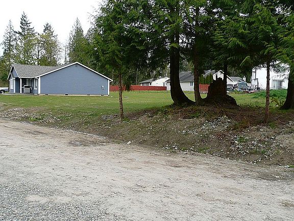 3rd image of 2712 158th St E