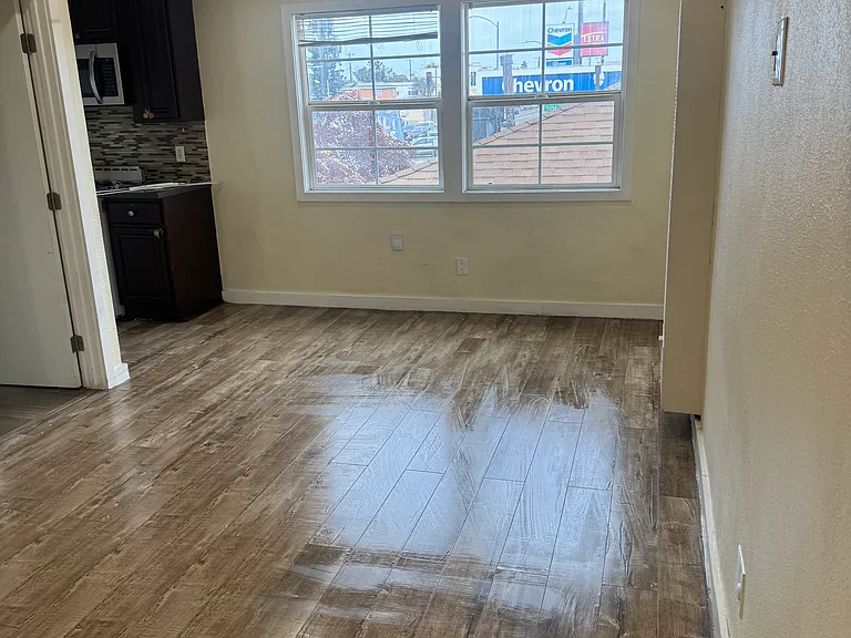 1412 W Florence Ave #1414-1/4 — Photo 2