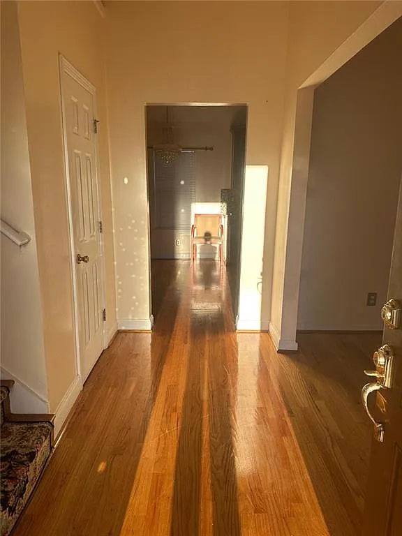 4 bed, 2.5 bath, 2064 sqft, $2,095 — Photo 2