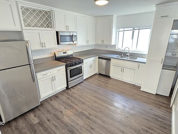 2nd image of 1822 Barry Ave #4