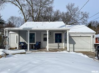 11917 N Riverview Rd, Chillicothe, IL 61523