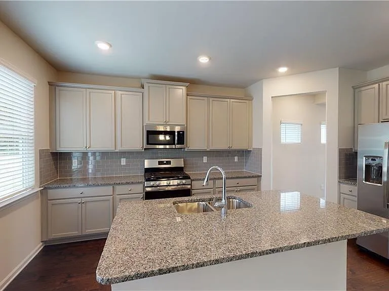 3742 Richmond Bnd — Photo 7