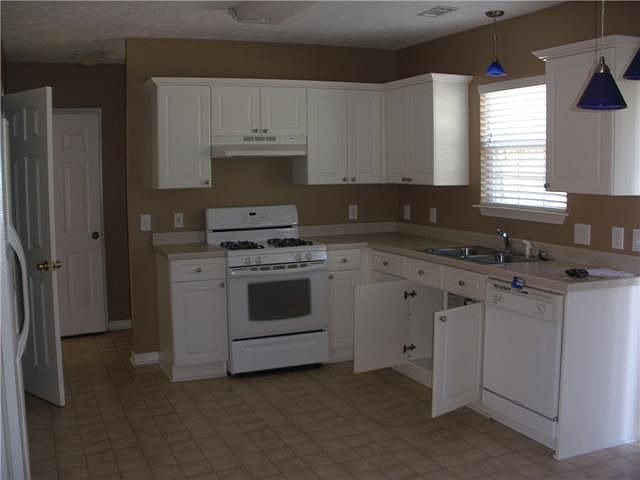 2nd image of 105 Polk Ct