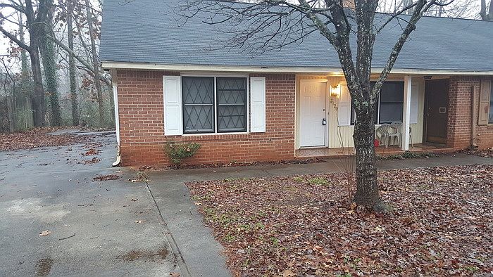 1st image of 2120 Golfview Dr SE