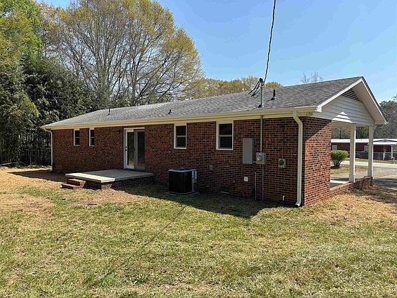 4th image of 302 Thompson Rd