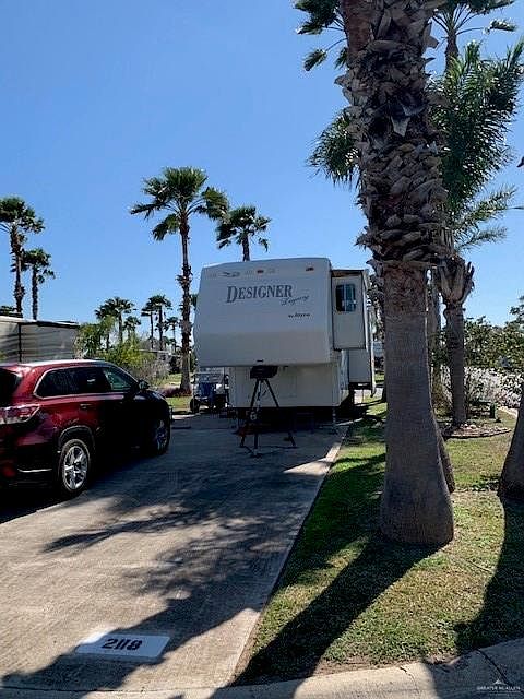 2nd image of 2118 Pineda W