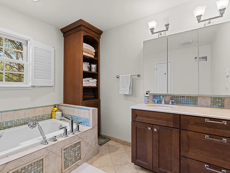 6309 Avalon Dr — Photo 32