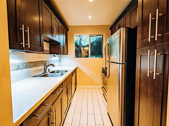 5th image of 436 S Oakhurst Dr #7