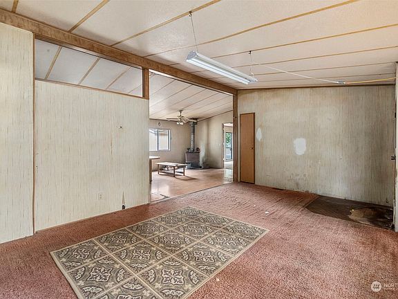 5th image of 1104 Lincoln Avenue E #D8
