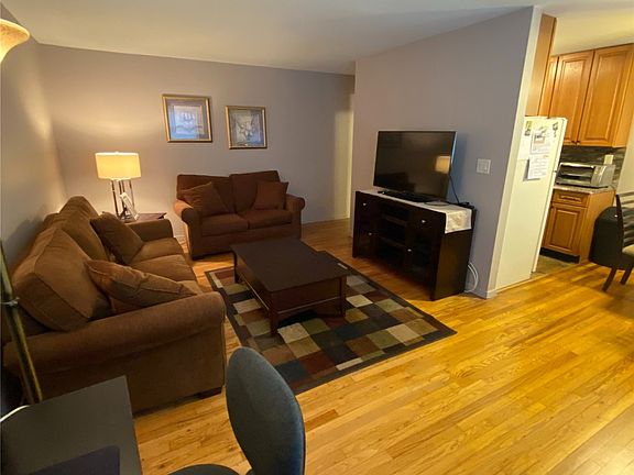 4th image of 297 Merrick Rd APT 2A