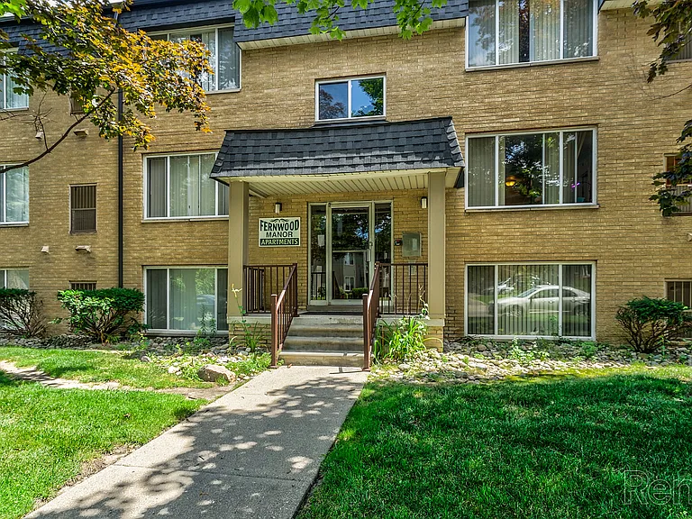 Fernwood Apartments — Photo 24