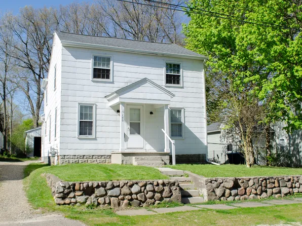 160 Ridgewood St, Kalamazoo, MI 49001
