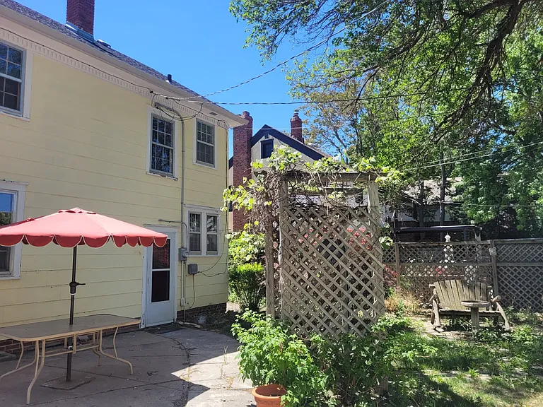 2112 W Division St — Photo 10