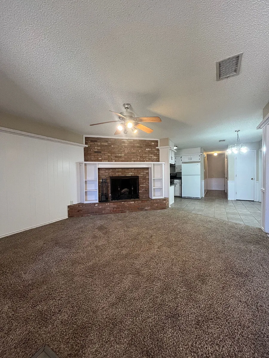 Building Photo - 7001 Geneva Ave #B