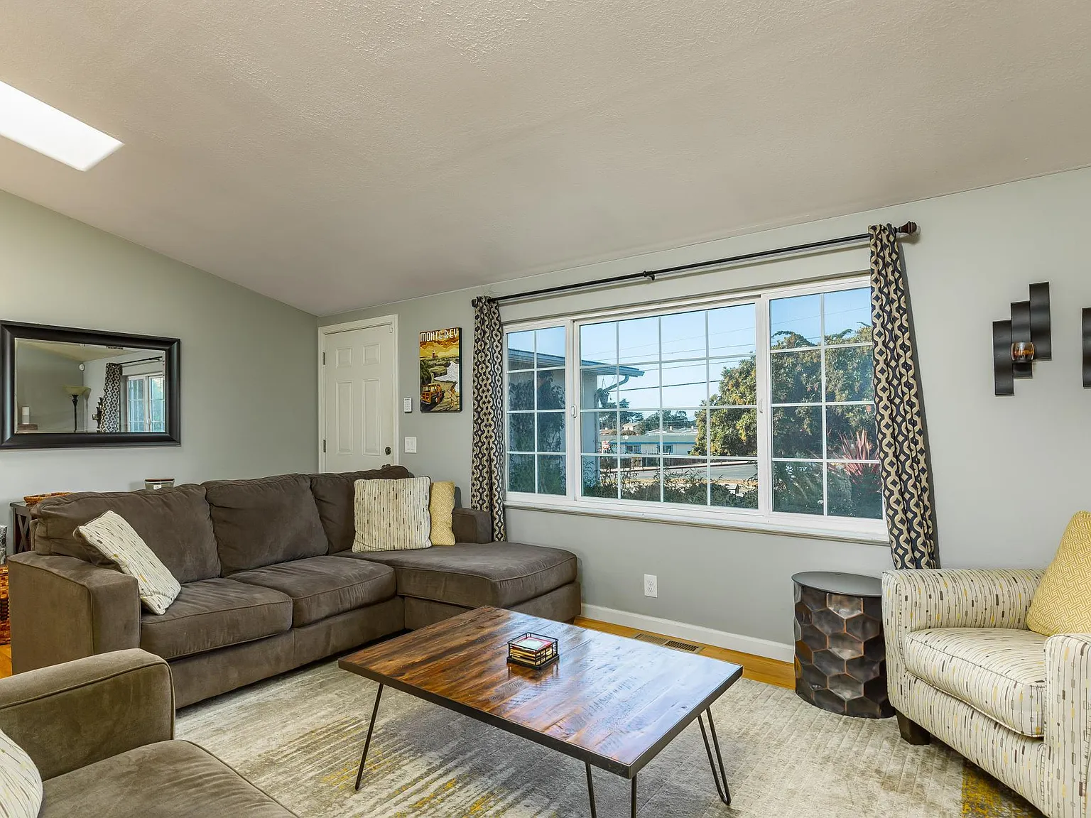 248 Beach Rd — Photo 3