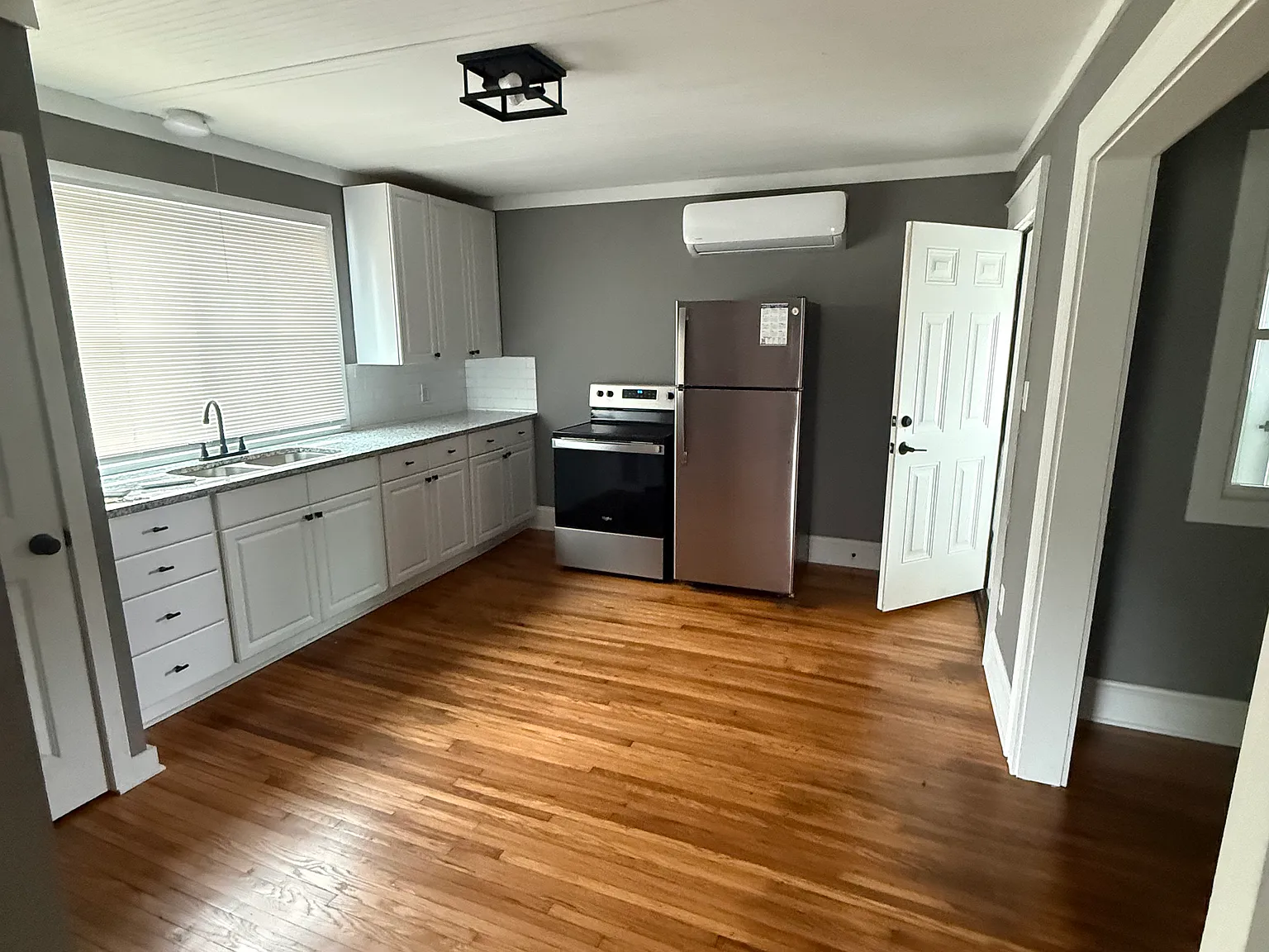 1 bed, 800 sqft, $1,200 — Photo 4