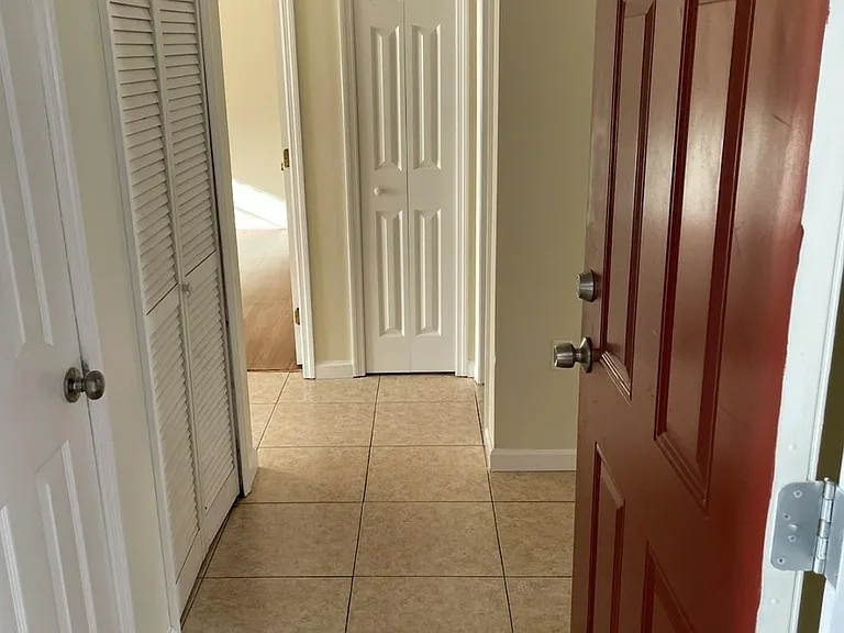 1410 W Holden Ave — Photo 16