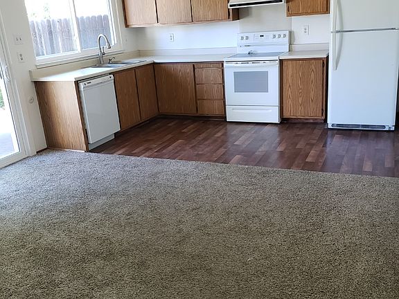 Kitchen - electric stove