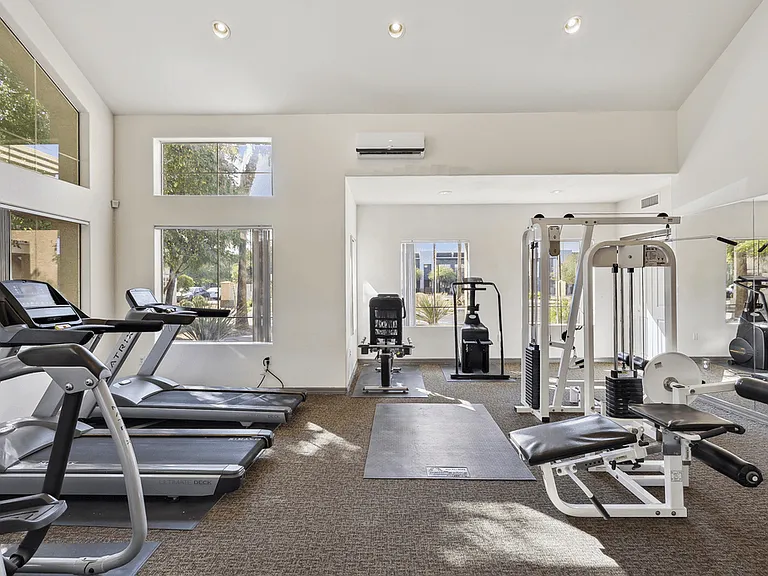 The Village at Sun Valley Apartments — Photo 12