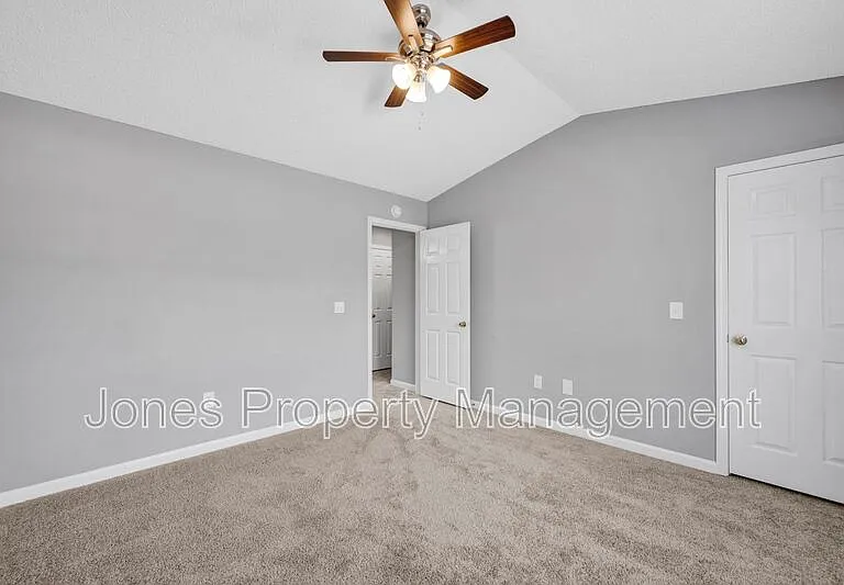 500 Jackson Park Rd #12 — Photo 23