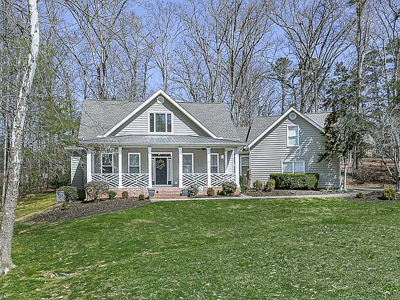 2nd image of 1206 Garden Row